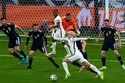 贝博娱乐入口 -伦纳德和鲍尔默逃过一劫