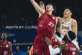 贝博平台 -包含欧联倒计时，深圳男篮赛后远射贴柱，细节引发关注，气氛紧张，临场指挥获称赞的词条